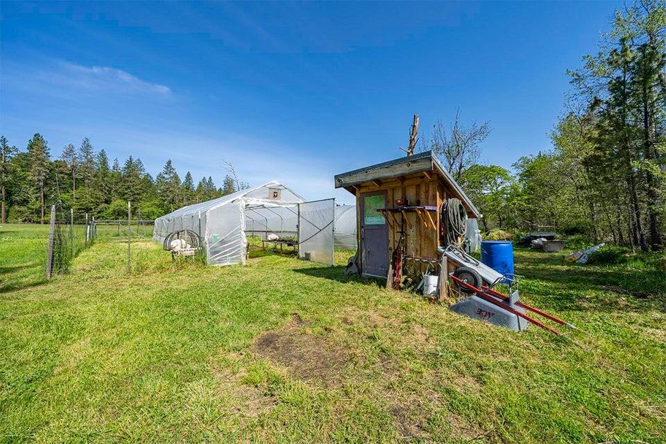 2860 East Fork Road Williams, OR 97544 - Photo 44 of 59 Gallery Image 44