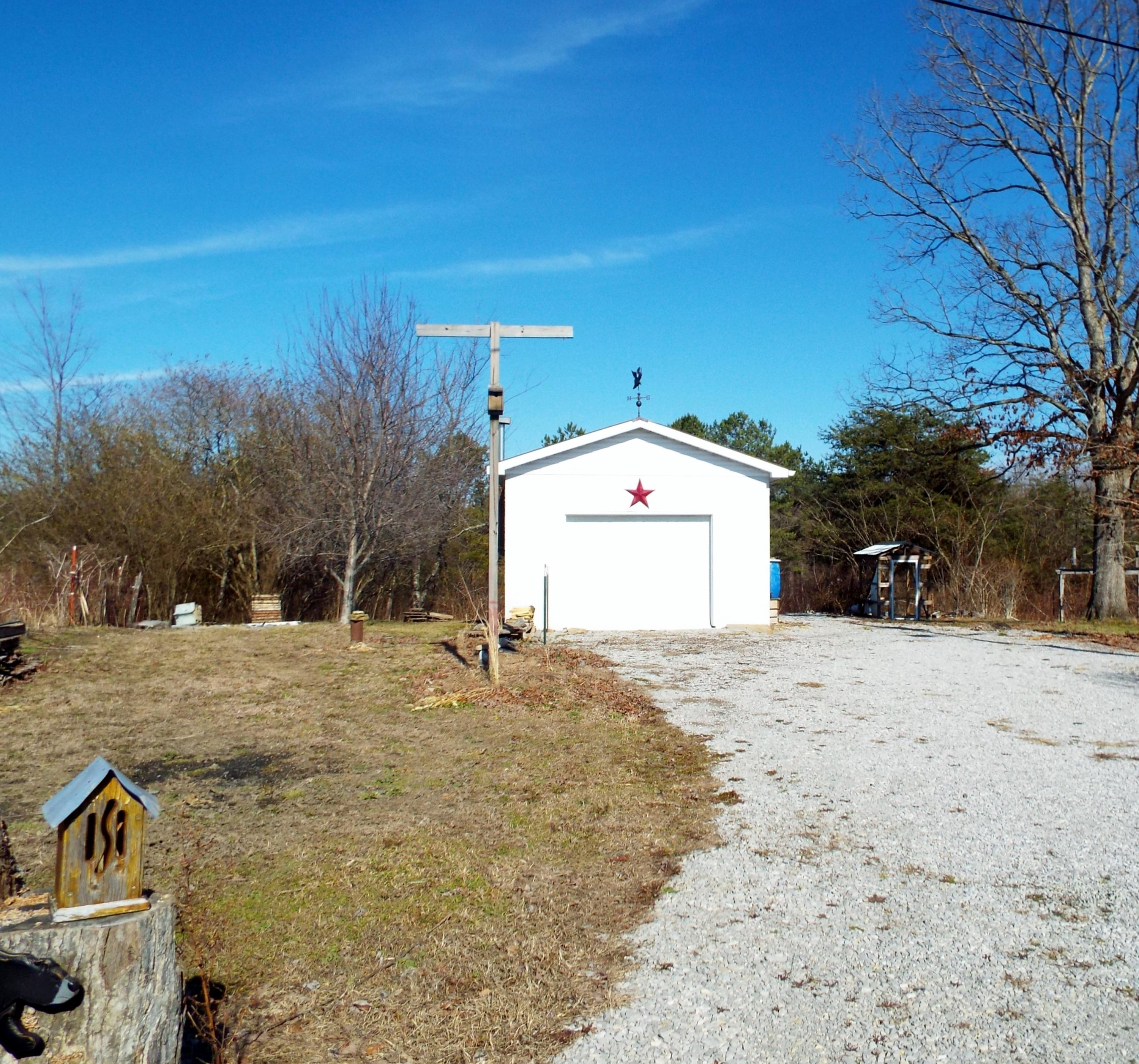 1107 Panther Branch Road Jamestown, TN 38556 - Photo 4 of 20 garage