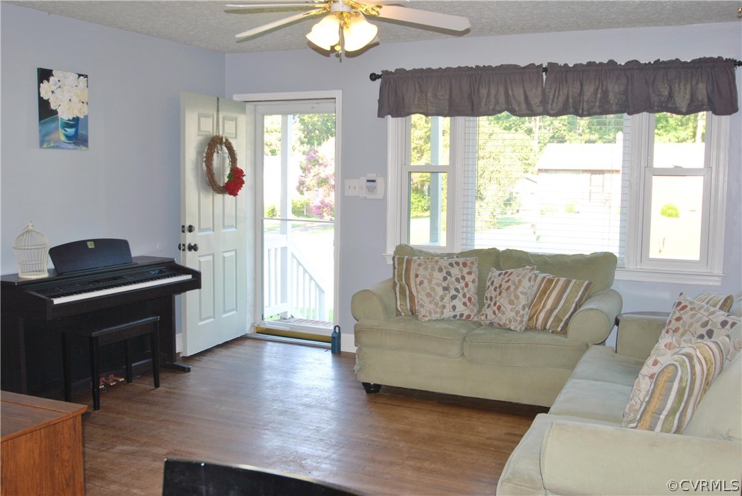 103 Clayman Road Sandston, VA 23150 - Photo 3 of 11 Gallery Image 3