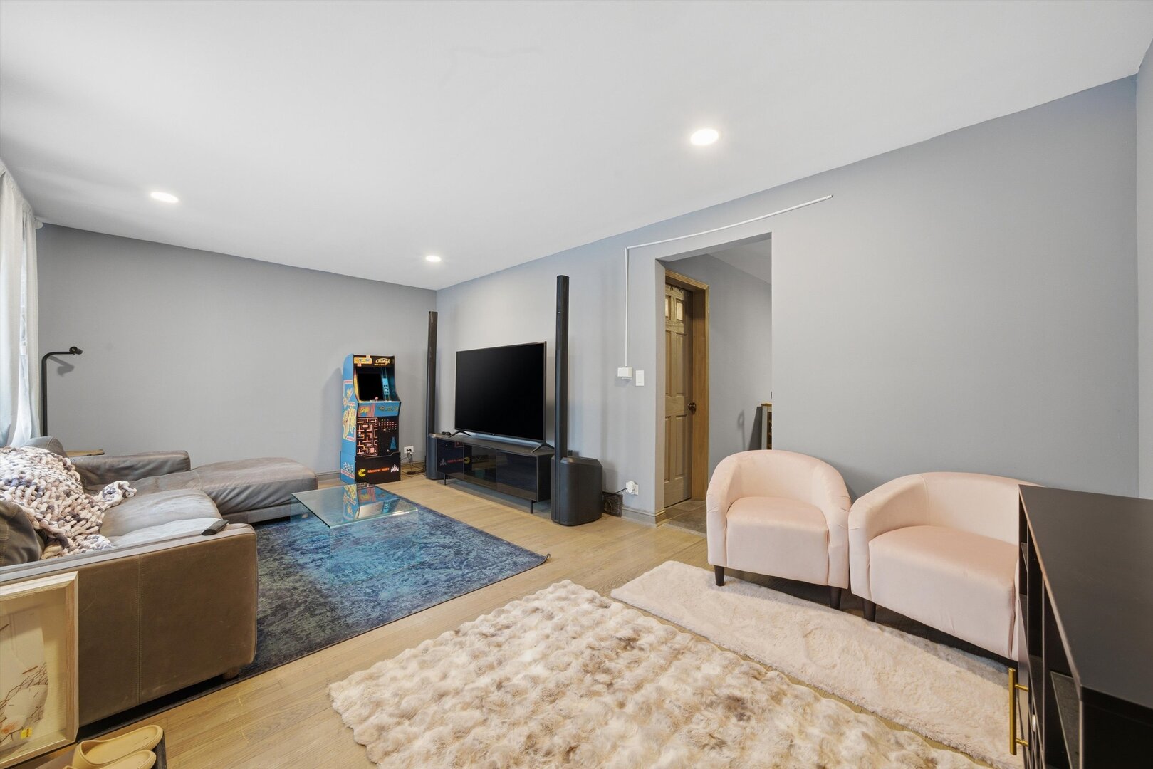 4449 South Kedvale Avenue Chicago, IL 60632 - Photo 2 of 16