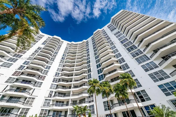 $4,200 | 3600 Mystic Pointe Drive, Unit 1212, Aventura, FL 33180