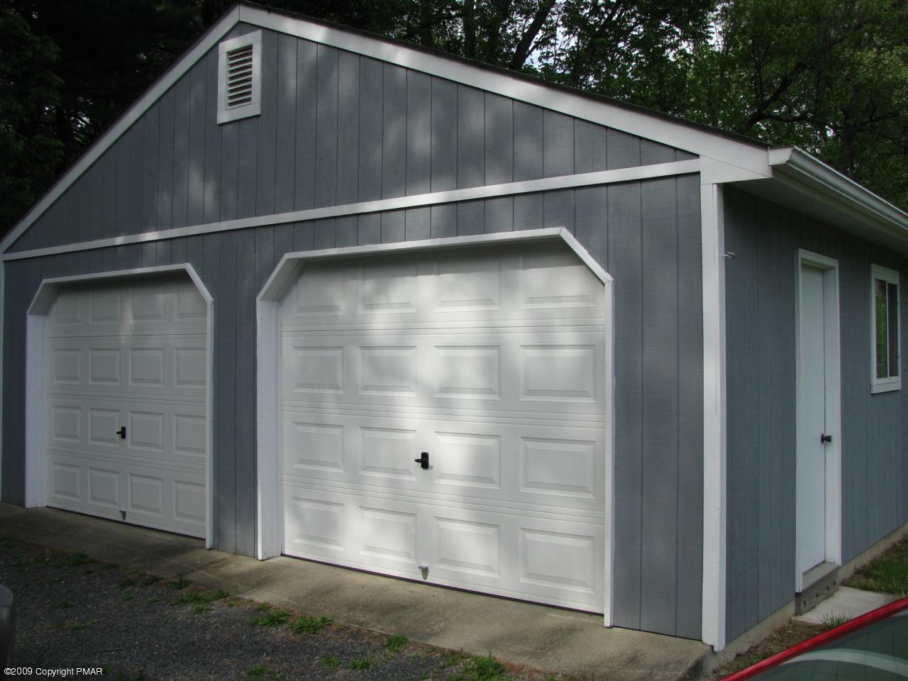 310 Quentin Road Stroudsburg, PA 18360 - Photo 8 of 17 2 car detached Garage