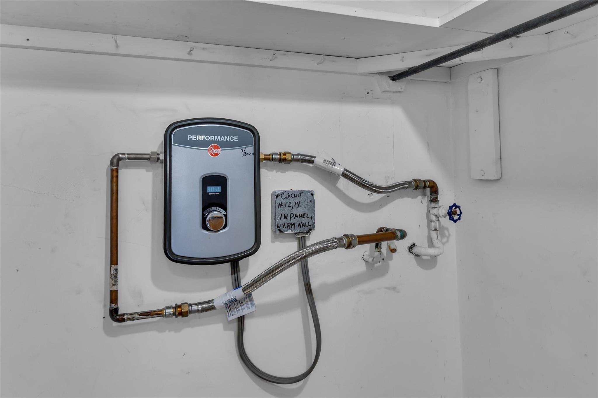 11 Southwest 4th Avenue, Unit 29 Boca Raton, FL 33432 - Photo 30 of 45 Tankless water heater!