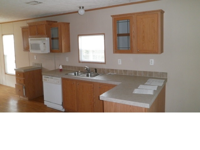 8330 Pin Oak Road Tallahassee, FL 32305 - Photo 9 of 26 Gallery Image 9