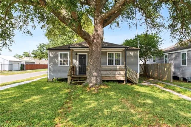 $2,300 | 327 Warrington Drive, New Orleans, LA 70122
