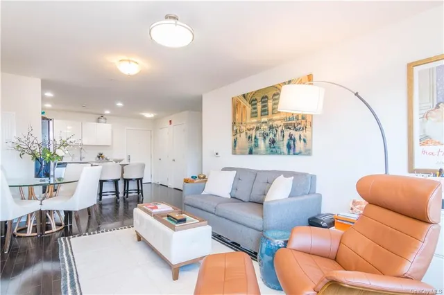 $3,197 | 10 Dekalb Avenue, Unit 205, White Plains, NY 10605