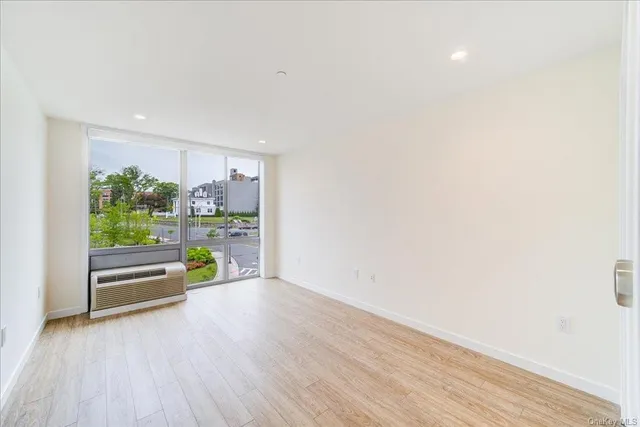 $3,197 | 10 Dekalb Avenue, Unit 205, White Plains, NY 10605