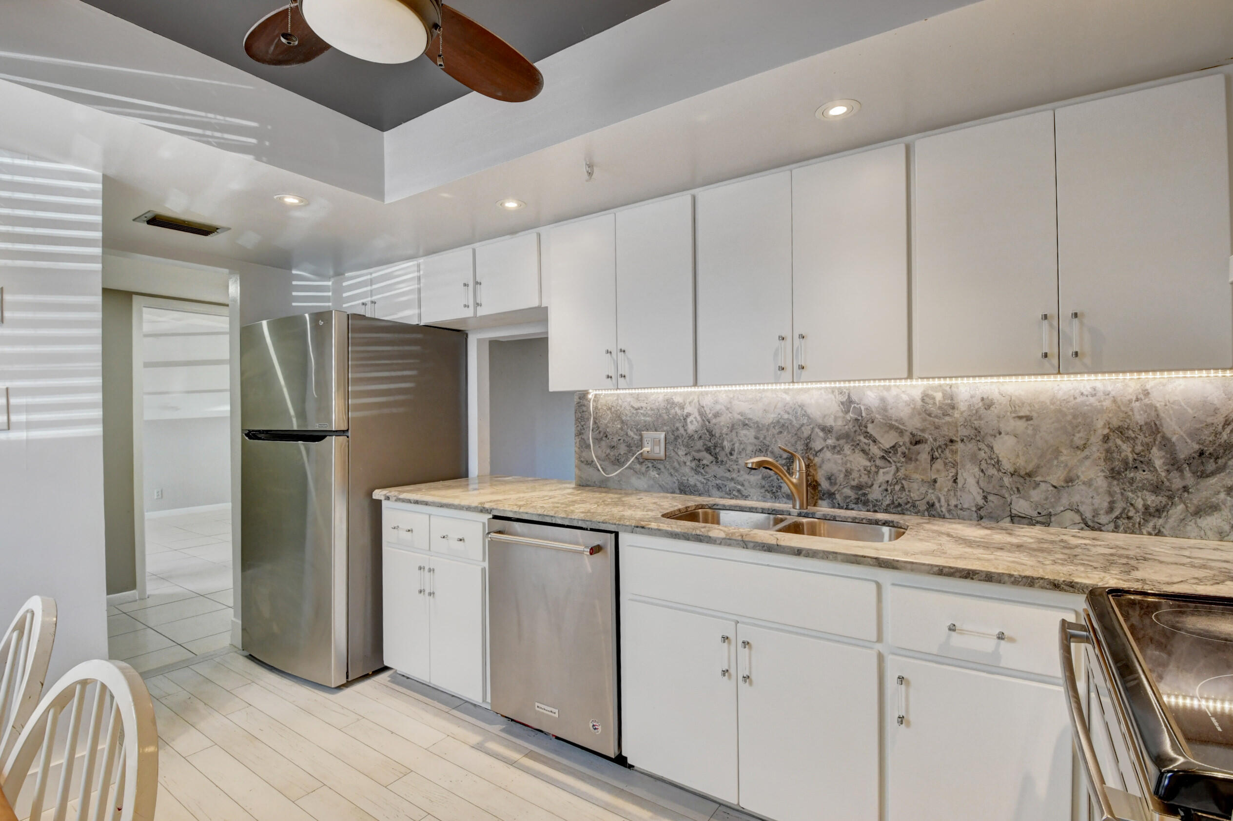 6500 Northwest 2nd Avenue, Unit 111 Boca Raton, FL 33487 - Photo 1 of 23 Kitchen