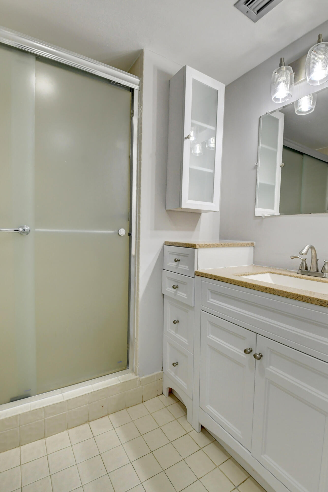 6500 Northwest 2nd Avenue, Unit 111 Boca Raton, FL 33487 - Photo 16 of 23 Guest Bathroom