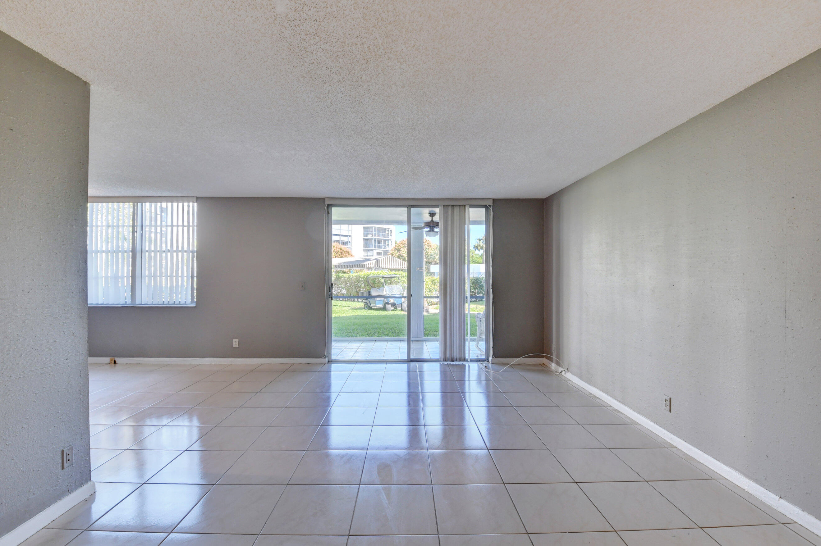 6500 Northwest 2nd Avenue, Unit 111 Boca Raton, FL 33487 - Photo 10 of 23 Living Room