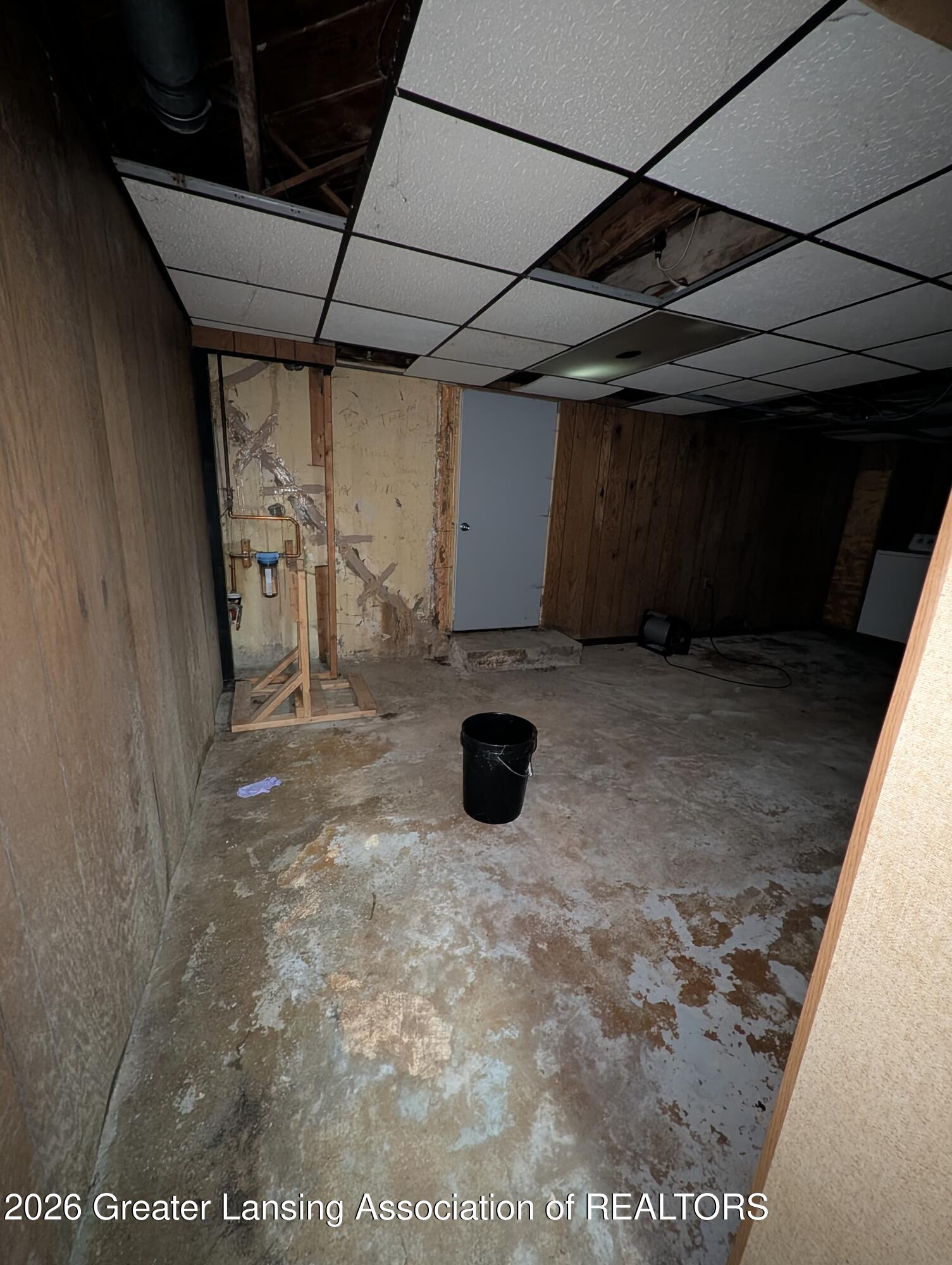 2112 Cumberland Road Lansing, MI 48906 - Photo 54 of 77 PXL_20260728_205727979.RAW-01