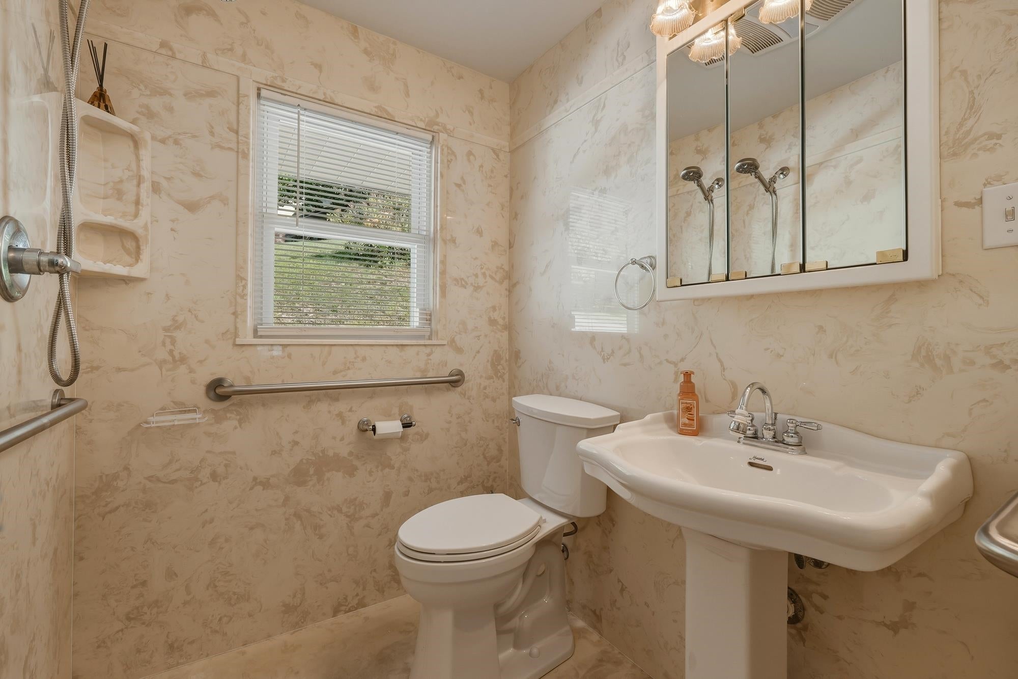 502 Forest Road Huntington, WV 25705 - Photo 18 of 26 Gallery Image 18