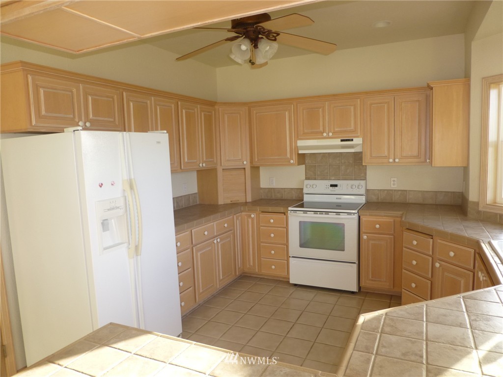 451 Northeast Gladwin Road Belfair, WA 98528 - Photo 4 of 18 Gallery Image 4