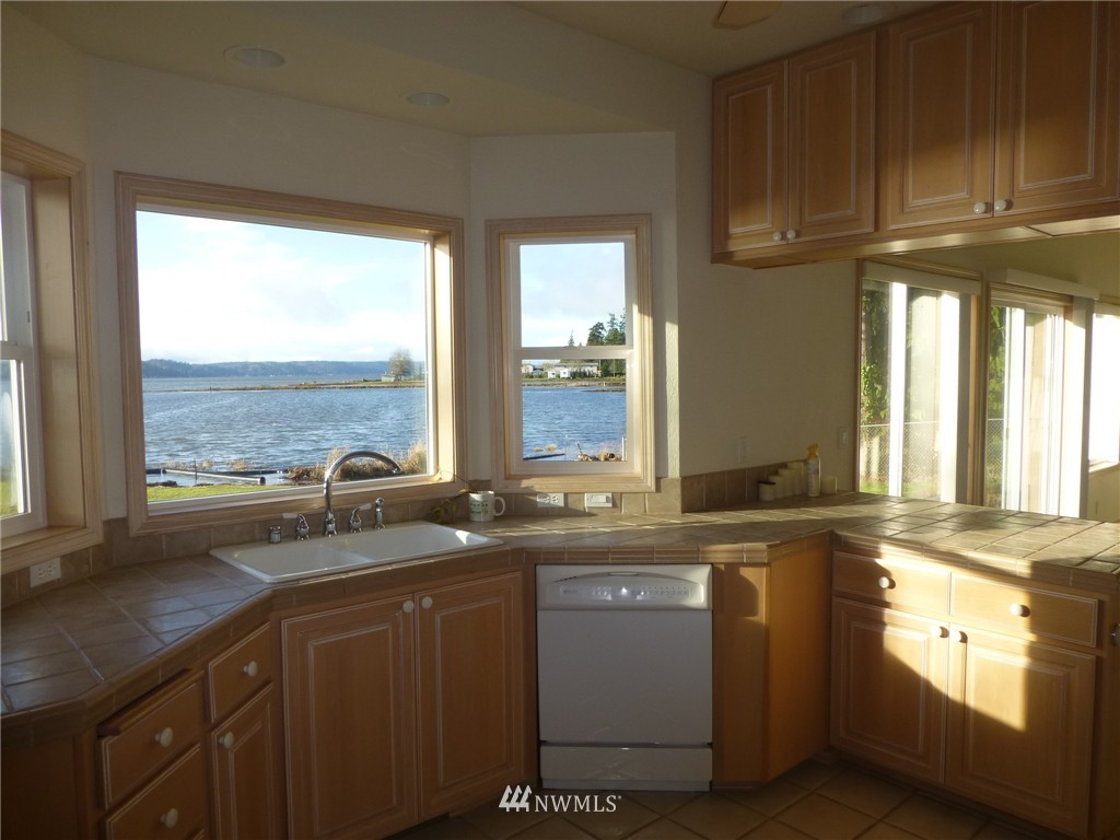 451 Northeast Gladwin Road Belfair, WA 98528 - Photo 5 of 18 Gallery Image 5