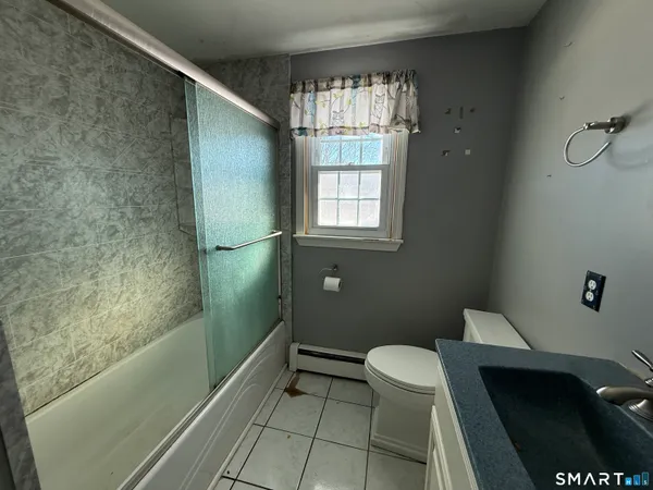 $320,000 | 98 1st Street, Suffield, CT 06078