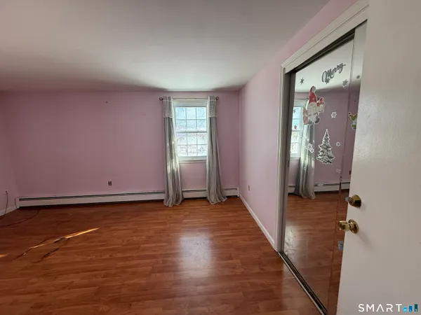 $320,000 | 98 1st Street, Suffield, CT 06078