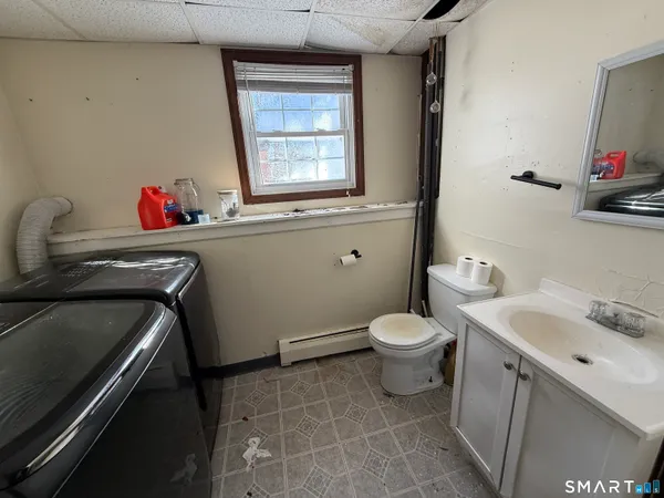 $320,000 | 98 1st Street, Suffield, CT 06078