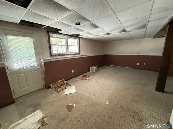 $320,000 | 98 1st Street, Suffield, CT 06078