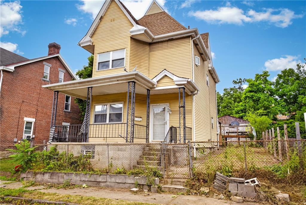 906 1st Street McKees Rocks, PA 15136 - Photo 2 of 37