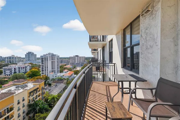 $695,000 | 888 Douglas Road, Unit 1204, Coral Gables, FL 33134