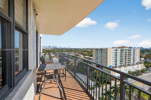 $695,000 | 888 Douglas Road, Unit 1204, Coral Gables, FL 33134