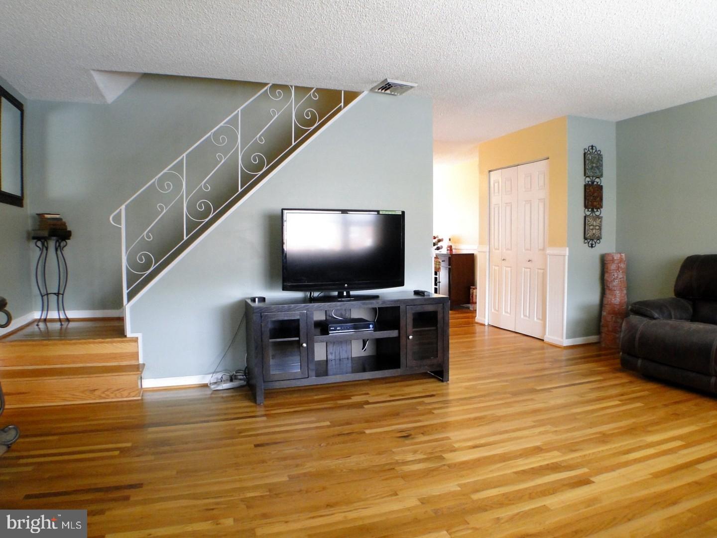 10924 East Keswick Road Philadelphia, PA 19154 - Photo 5 of 25 Gallery Image 5