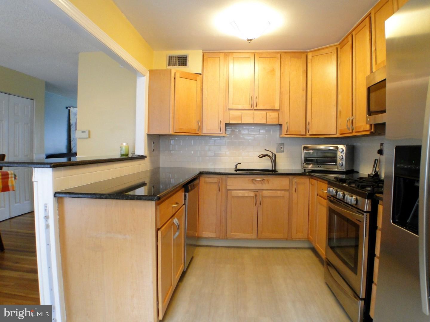 10924 East Keswick Road Philadelphia, PA 19154 - Photo 9 of 25 Gallery Image 9