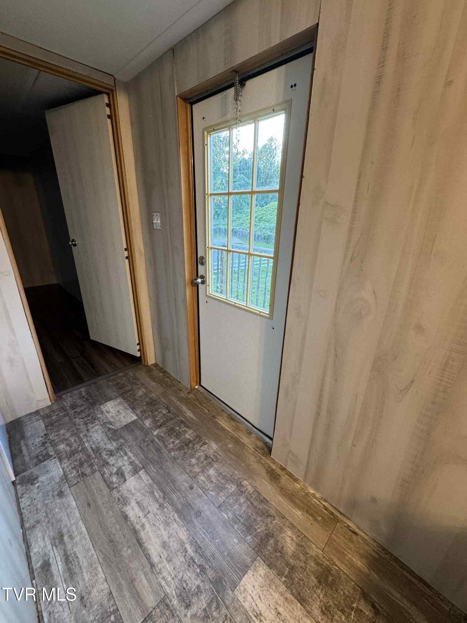 354 Deck Valley Road Bristol, TN 37620 - Photo 17 of 49 Facebook_creation_560830A8-ADDC-4E8A-86C