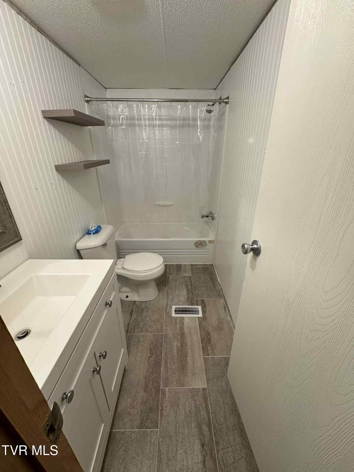 354 Deck Valley Road Bristol, TN 37620 - Photo 20 of 49 Facebook_creation_8895214F-E6DE-452D-B83