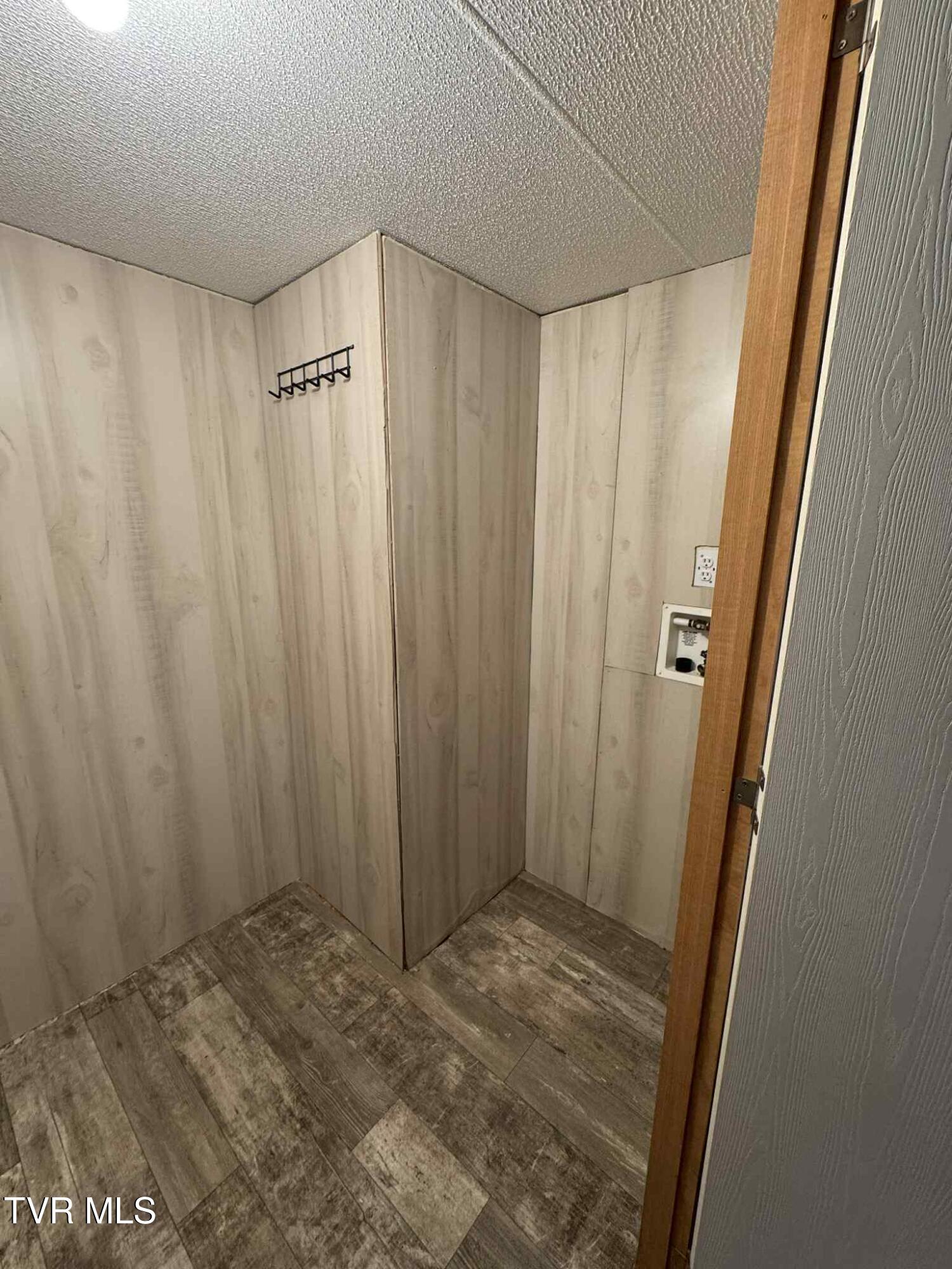 354 Deck Valley Road Bristol, TN 37620 - Photo 25 of 49 Facebook_creation_BAB4E03D-6B14-48DD-88D