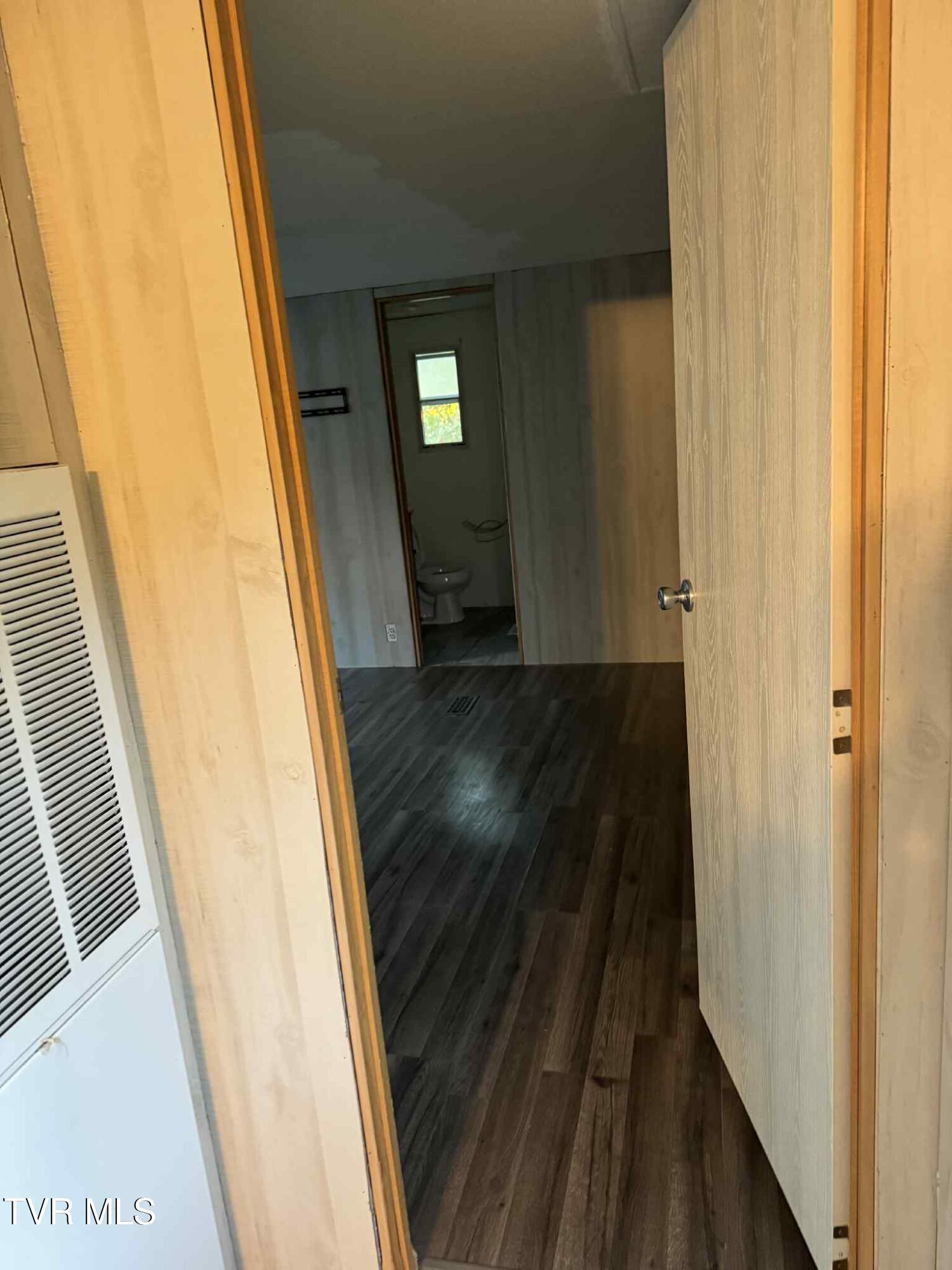 354 Deck Valley Road Bristol, TN 37620 - Photo 26 of 49 Facebook_creation_C0F4A50A-676E-49D9-A23