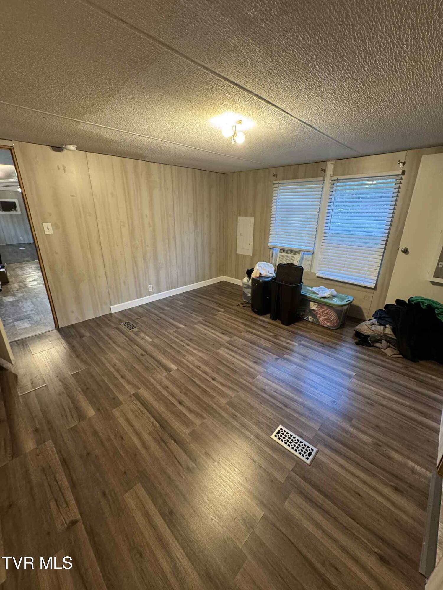 354 Deck Valley Road Bristol, TN 37620 - Photo 29 of 49 Facebook_creation_D56B331F-7A96-4825-90D