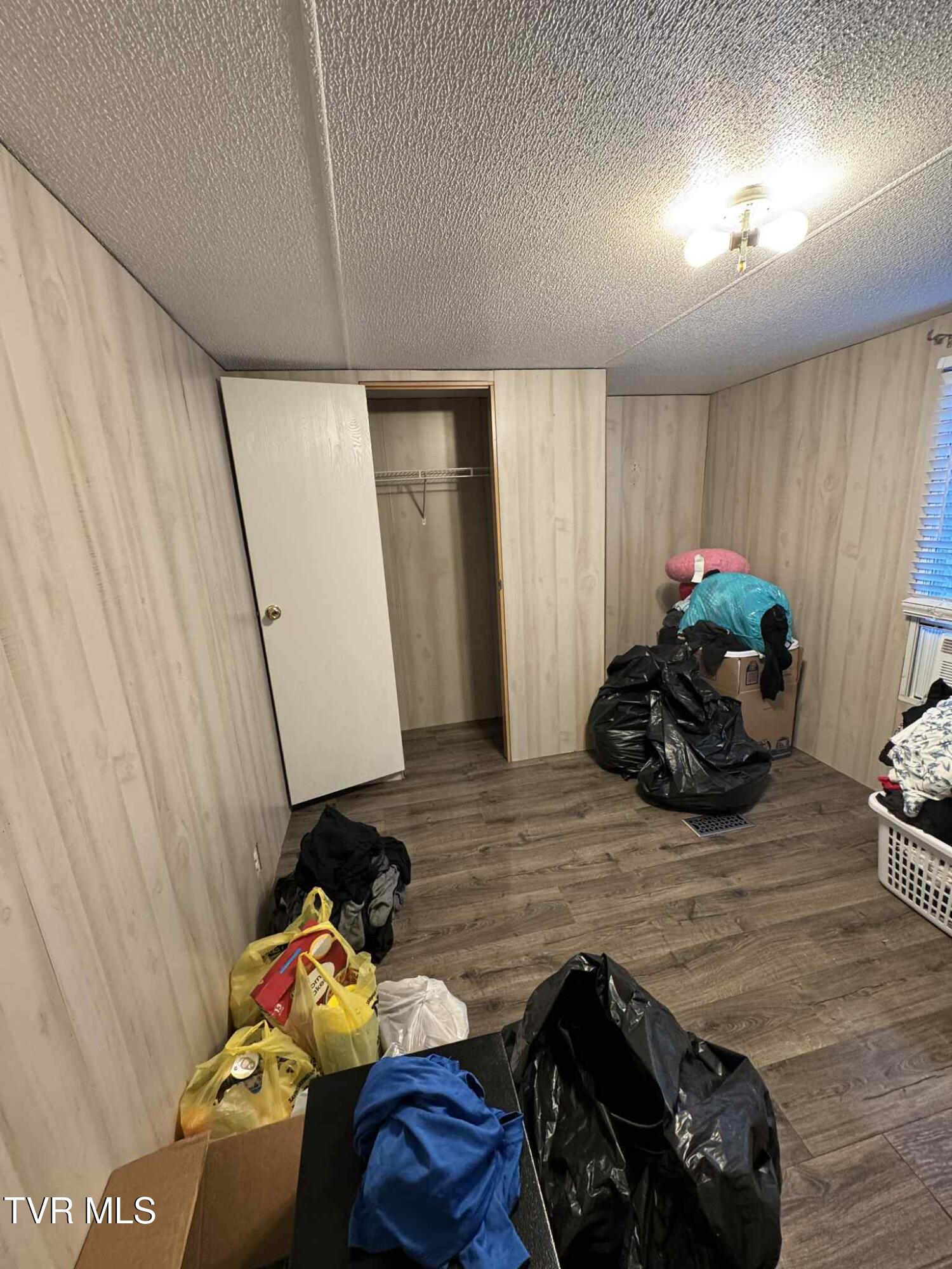 354 Deck Valley Road Bristol, TN 37620 - Photo 30 of 49 Facebook_creation_DB3FD53C-FABF-4419-B57