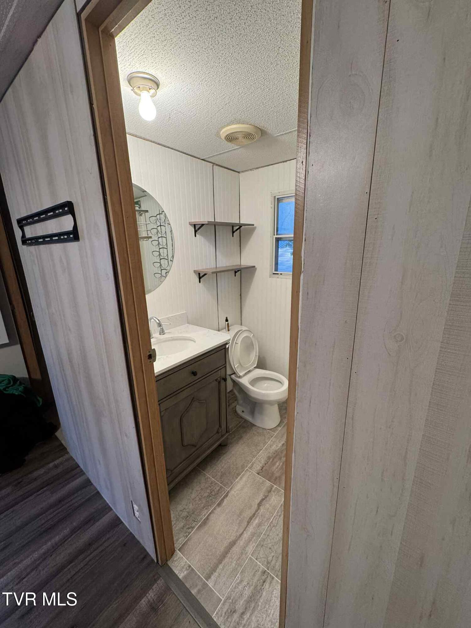 354 Deck Valley Road Bristol, TN 37620 - Photo 35 of 49 Facebook_creation_E7209FFF-347A-4C6B-8C1