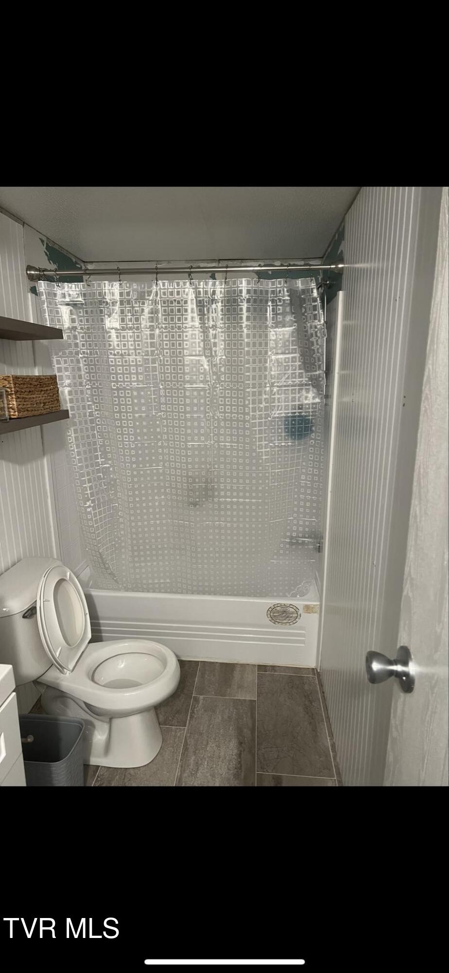 354 Deck Valley Road Bristol, TN 37620 - Photo 37 of 49 Messenger_creation_1aa1dc5b-9dde-459f-bb