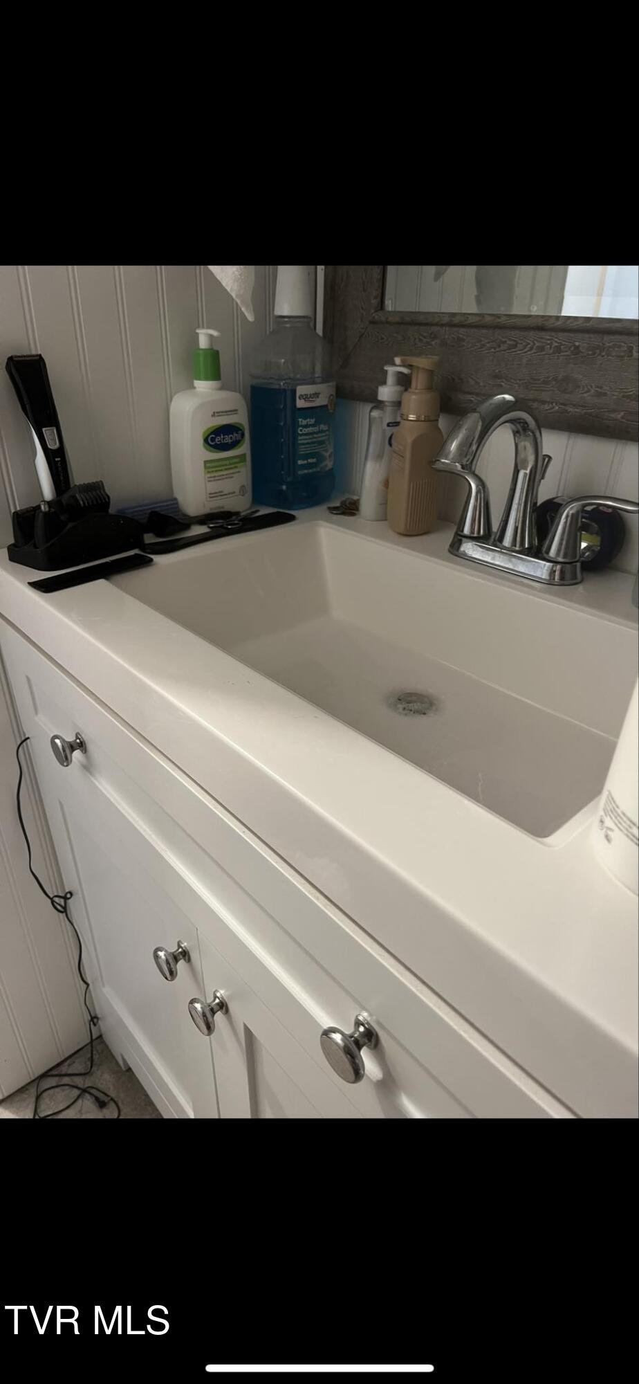 354 Deck Valley Road Bristol, TN 37620 - Photo 46 of 49 Messenger_creation_e9433185-11cd-4033-92