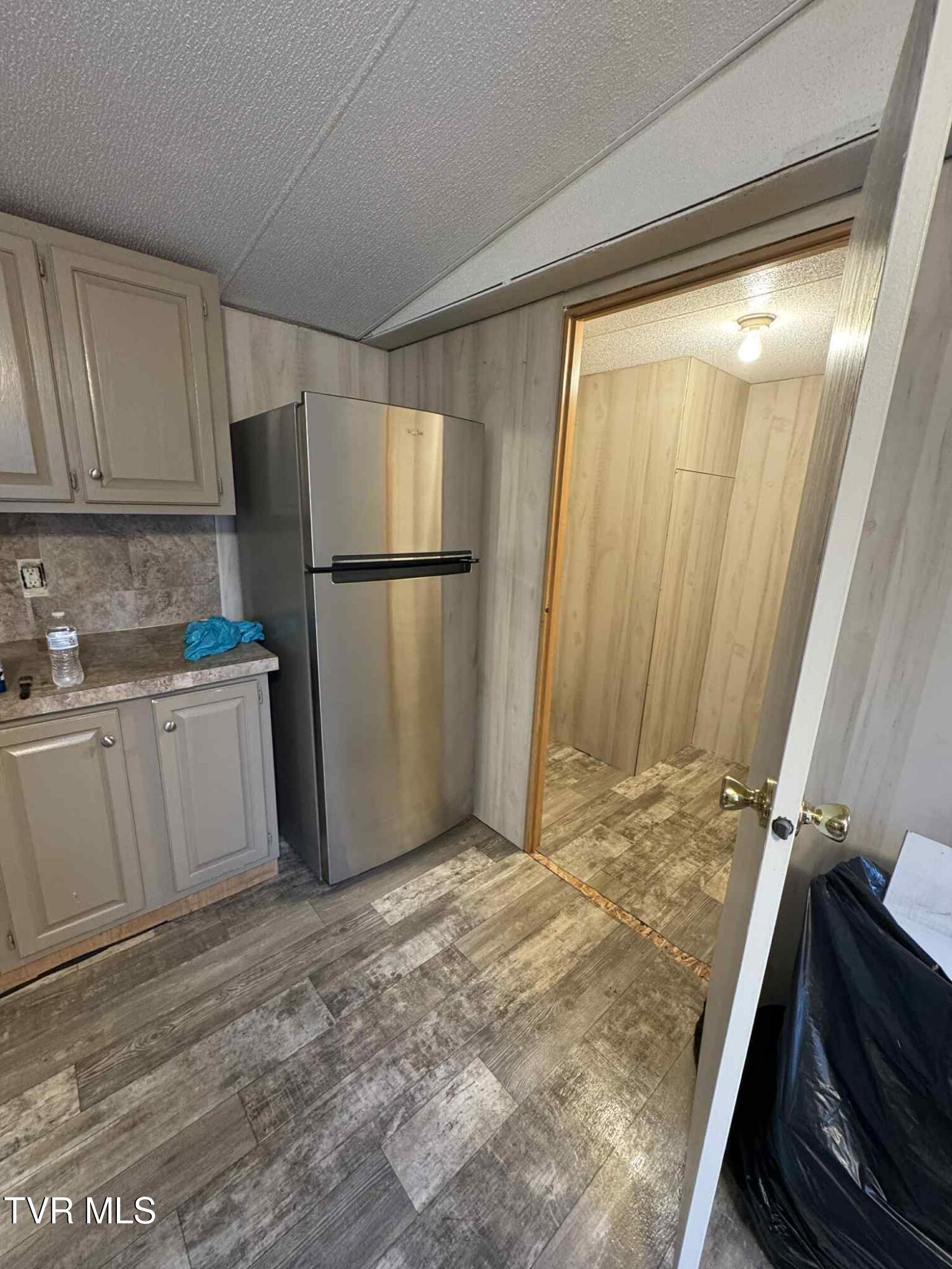 354 Deck Valley Road Bristol, TN 37620 - Photo 9 of 49 Facebook_creation_31B44533-7D7A-42C0-A50