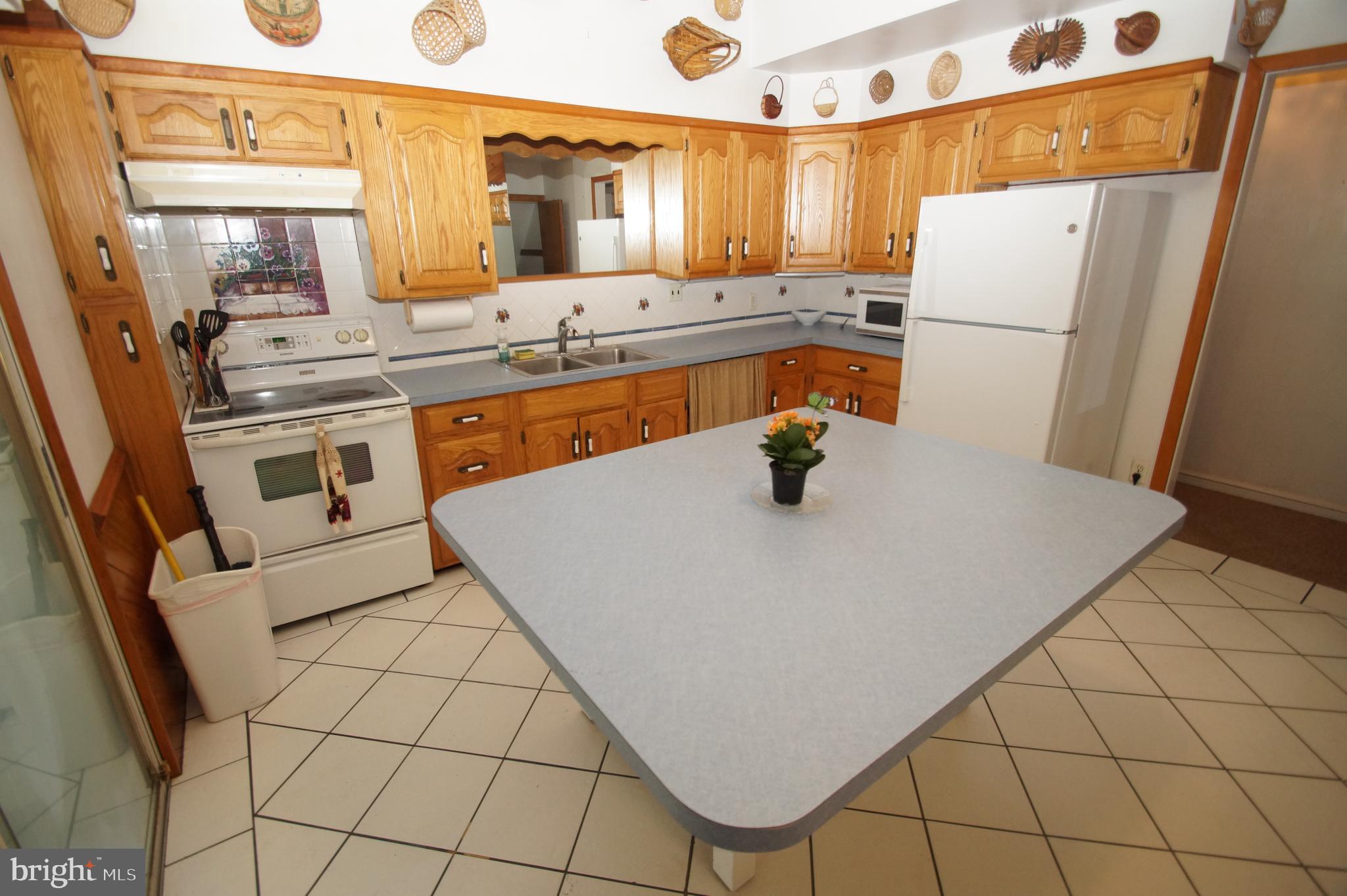 548 Kutcher Road Southampton, PA 18966 - Photo 3 of 21 Gallery Image 3