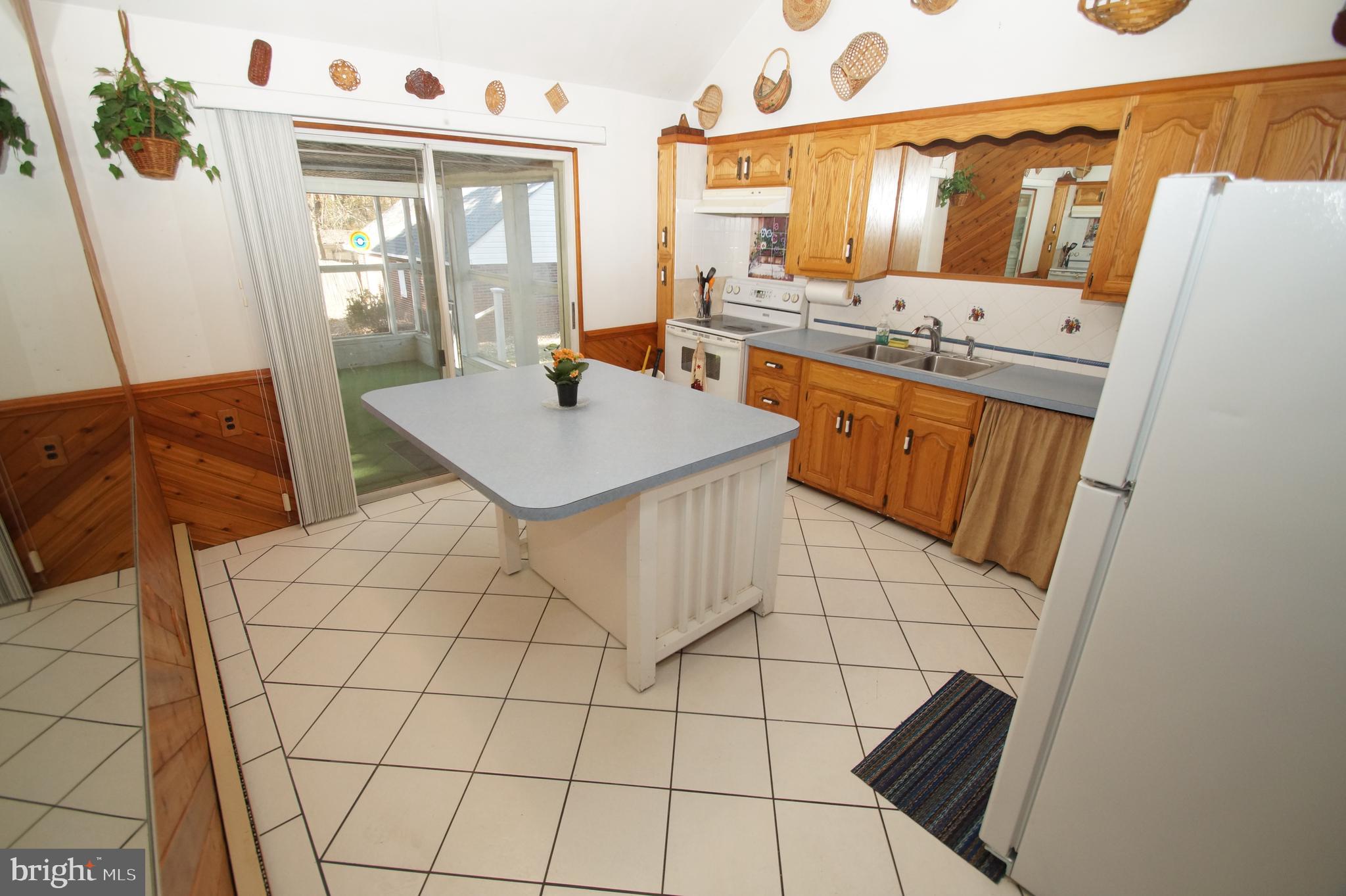 548 Kutcher Road Southampton, PA 18966 - Photo 4 of 21 Gallery Image 4