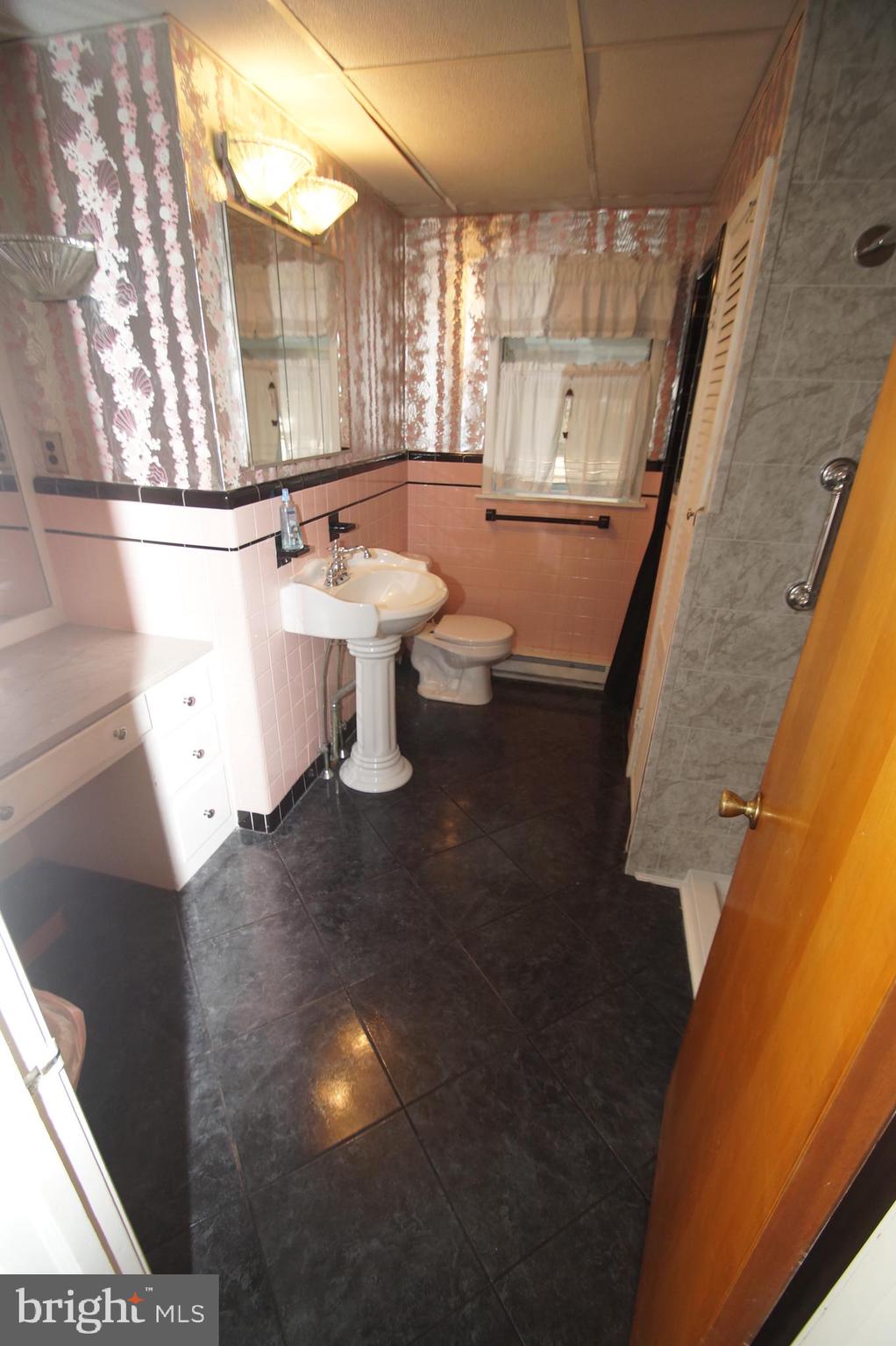 548 Kutcher Road Southampton, PA 18966 - Photo 8 of 21 Gallery Image 8
