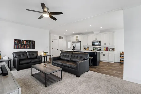 $175,000 | 104 Village Circle, Sacramento, CA 95838