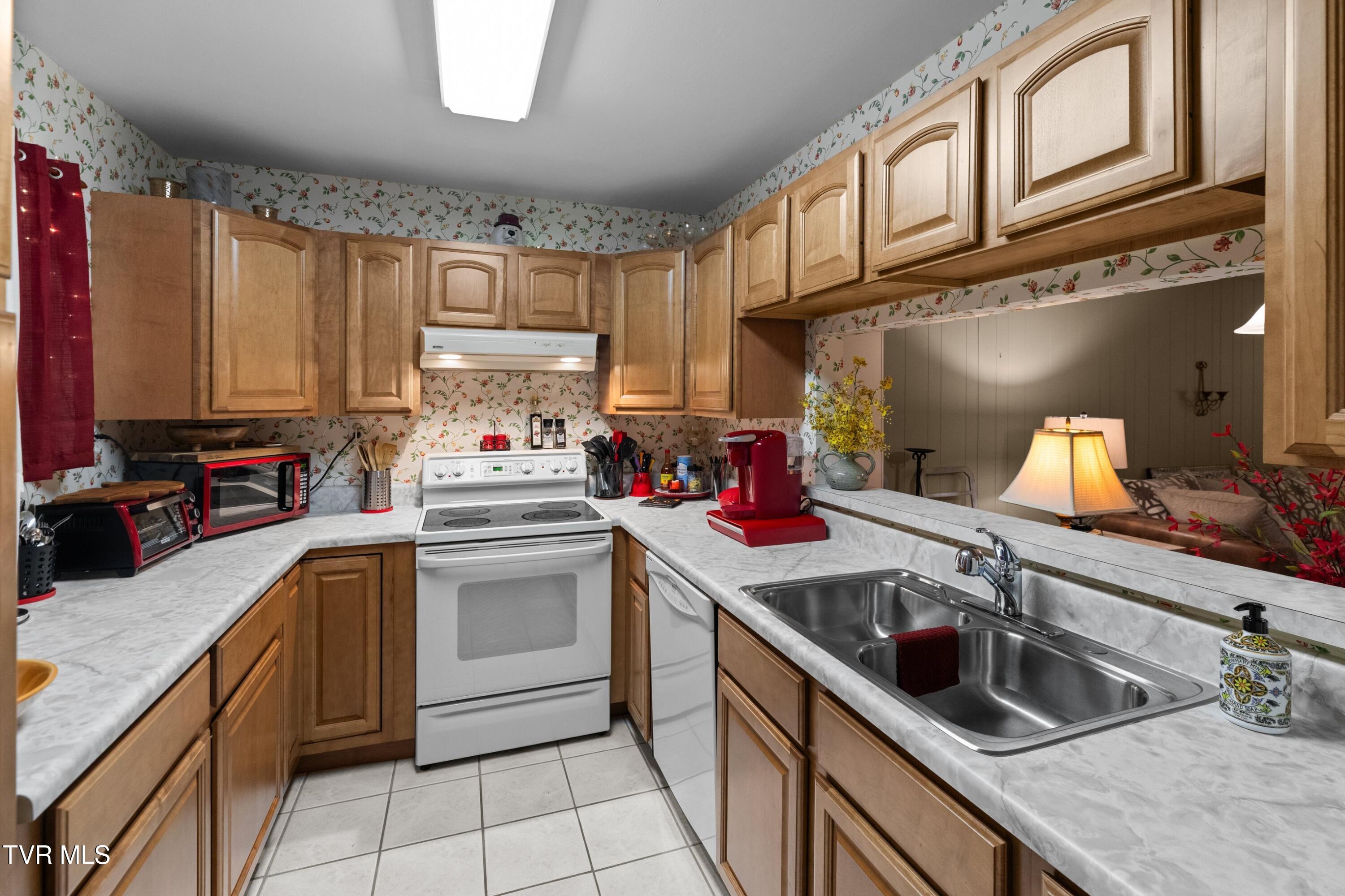 1235 Ski Mountain Road, Unit 602 Gatlinburg, TN 37738 - Photo 13 of 22 012-1235SkiMountainRoad-602-Gatlinburg-T