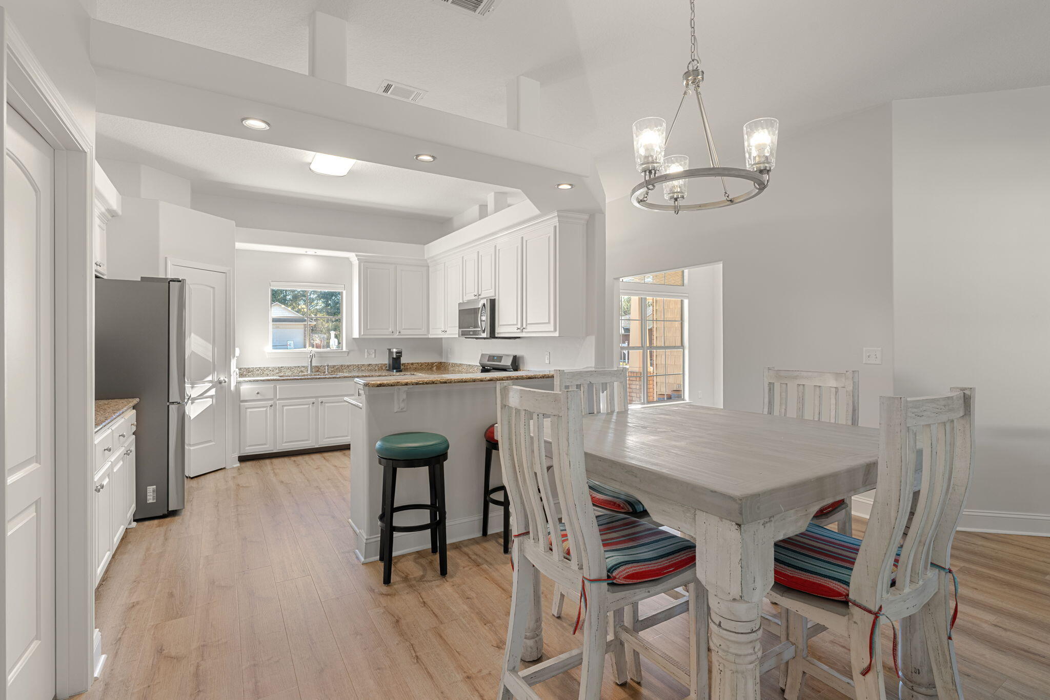 207 Pinque Coat Court Crestview, FL 32536 - Photo 17 of 47 Dining and Kitchen