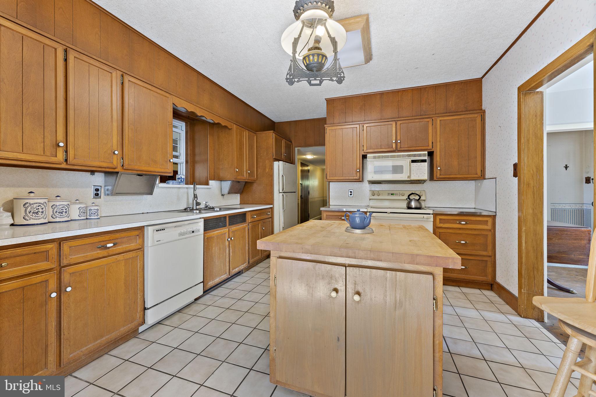 975 Henning Road Perkiomenville, PA 18074 - Photo 10 of 32 Gallery Image 10