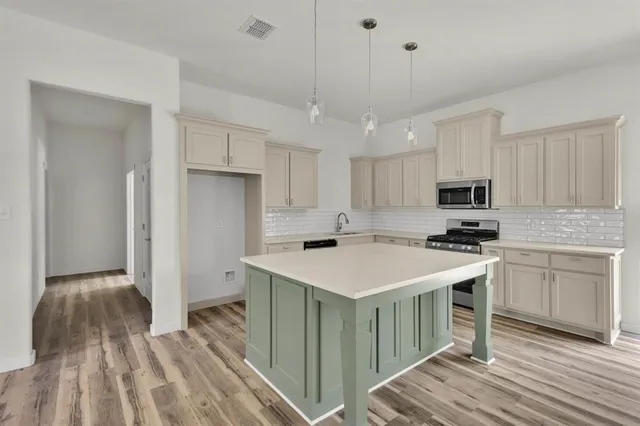 $396,000 | 650 Anglers Ridge, Bluff Dale, TX 76433