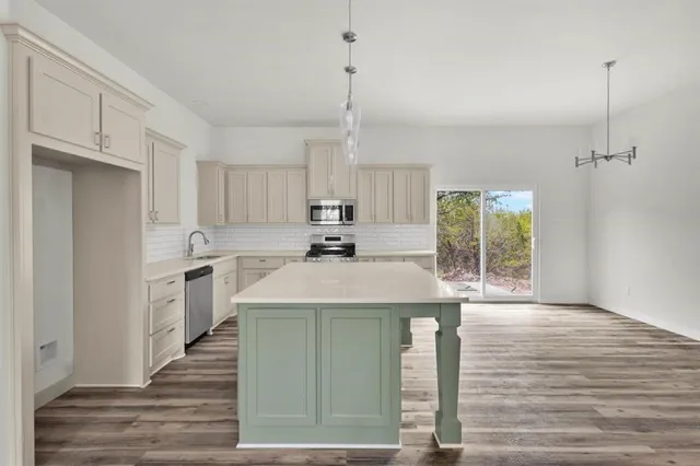 $396,000 | 650 Anglers Ridge, Bluff Dale, TX 76433