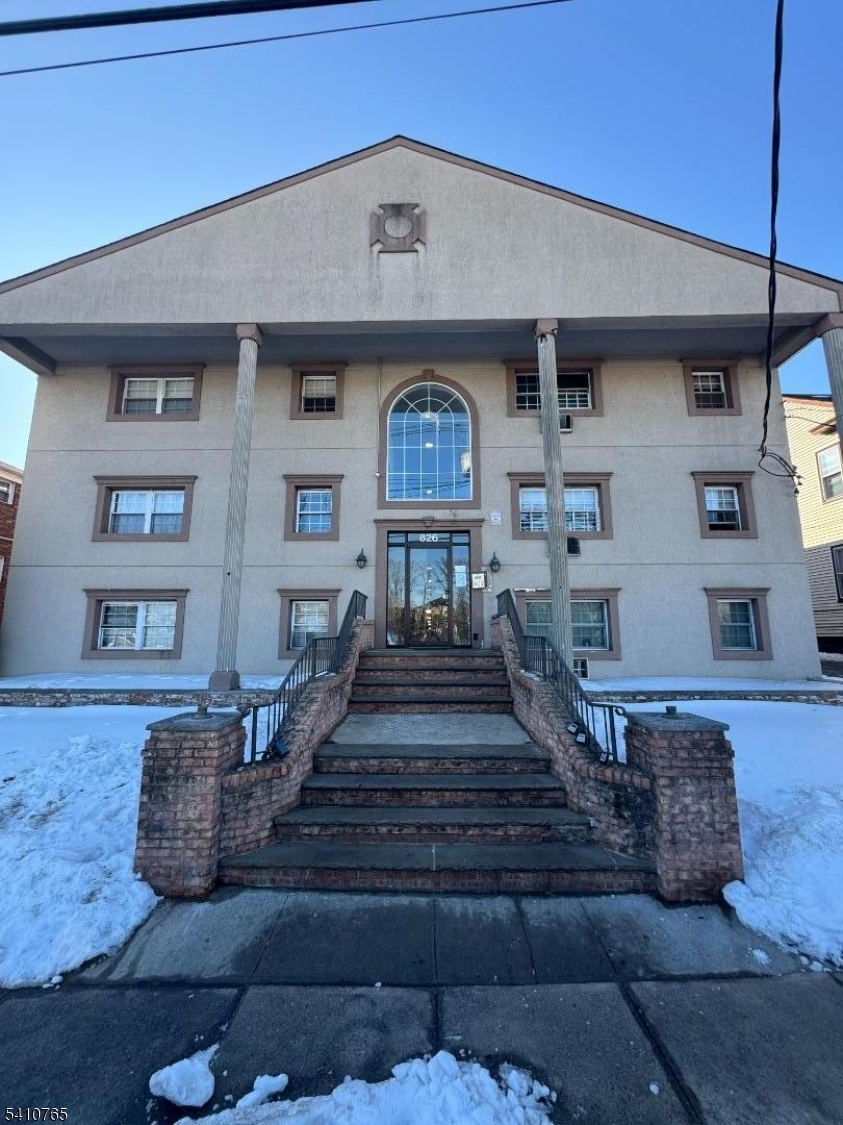 816 West Grand Street, Unit 2D Elizabeth, NJ 07202 - Photo 1 of 4