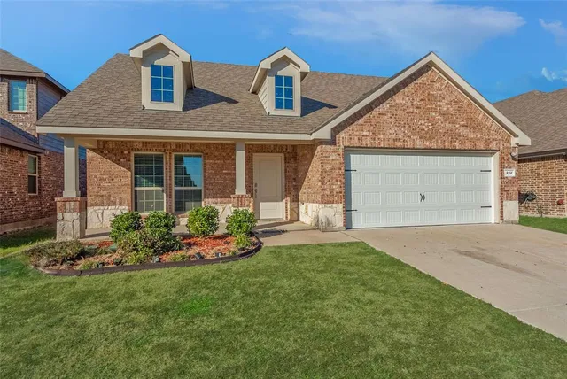 $2,300 | 222 Gavin Trail, Royse City, TX 75189