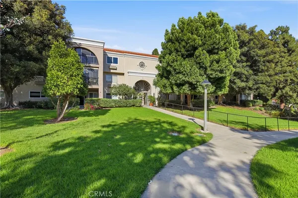 $3,200 | 3421 Calle Azul, Unit 1F, Laguna Woods, CA 92637
