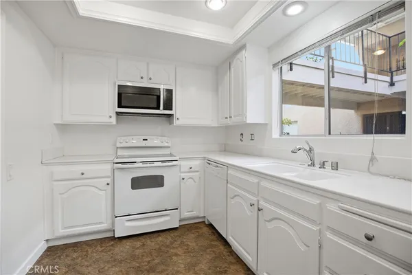 $3,200 | 3421 Calle Azul, Unit 1F, Laguna Woods, CA 92637